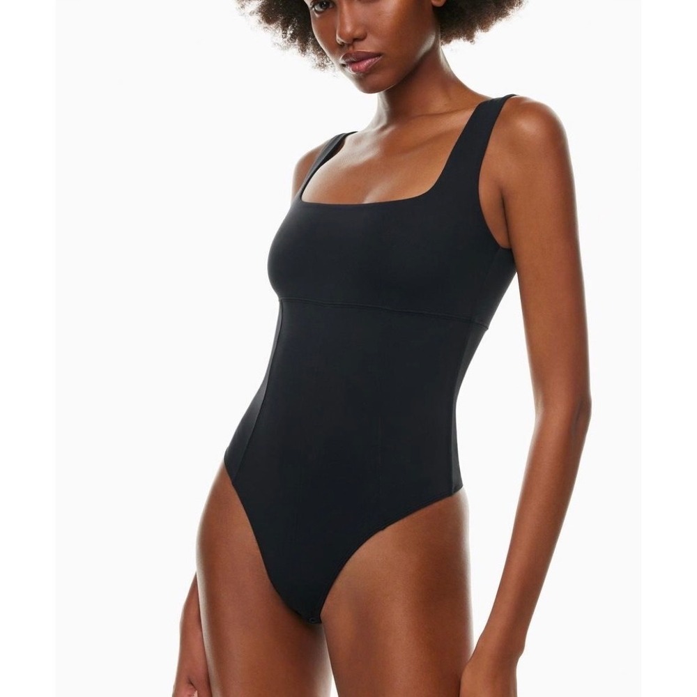 Aritzia sz XS Black Contour Bodysuit One Piece Smoothing Everyday Luxe